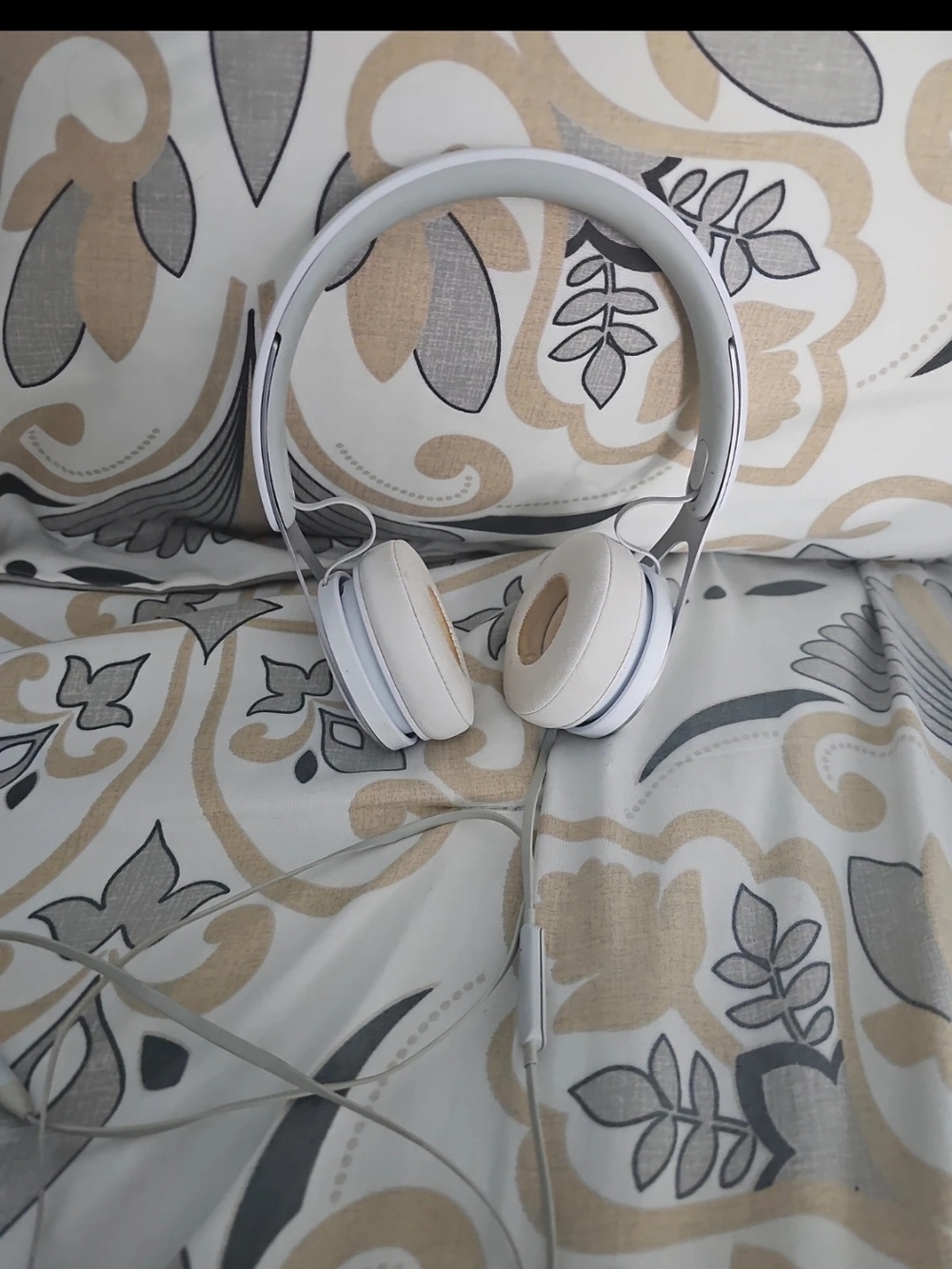 Beats by Dre White On-Ear Wired Headphones